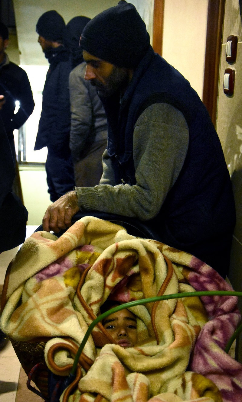 Halep'ten gelen siviller kontrol noktasını geçti  - Resim: 1