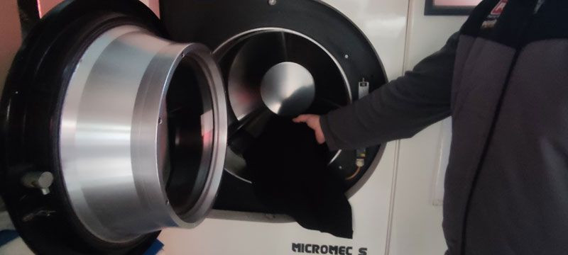 Bursa'da kuru temizlemecilik yapan esnaf buldu ceplerden çıkan paranın miktarını duyan inanamadı - Resim: 3