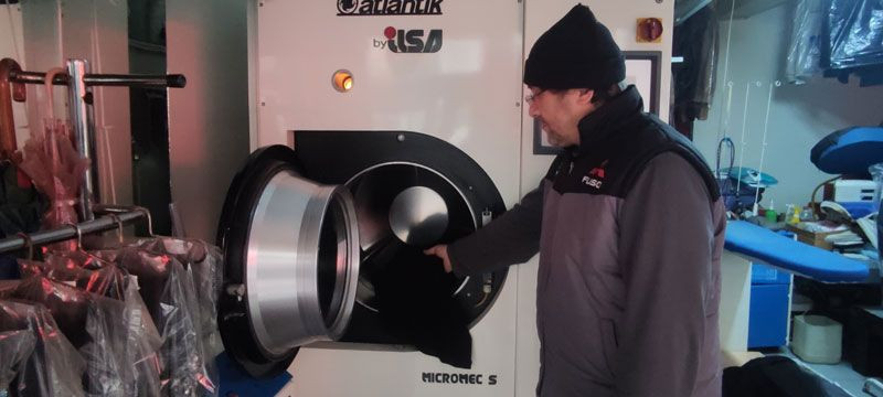 Bursa'da kuru temizlemecilik yapan esnaf buldu ceplerden çıkan paranın miktarını duyan inanamadı - Resim: 4