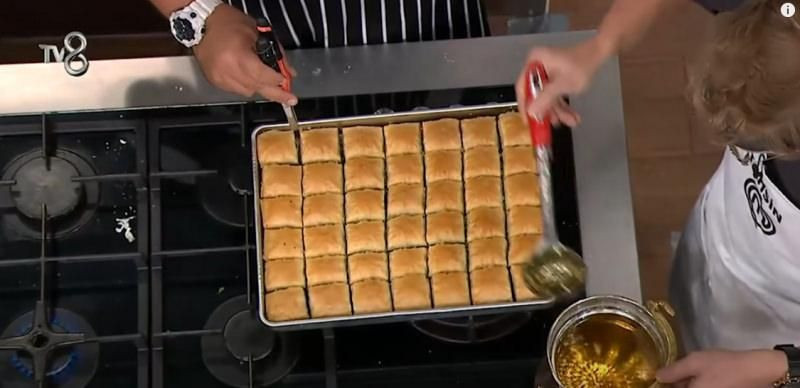 Tv8 MasterChef'te fırına 35 dilimle giren baklava 42 dilim çıktı! - Resim: 1