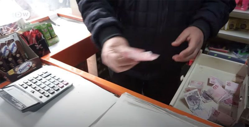 Kapılara para bırakan gizemli hayırseverin Erdoğan Uludağ olduğu ortaya çıktı - Resim: 2