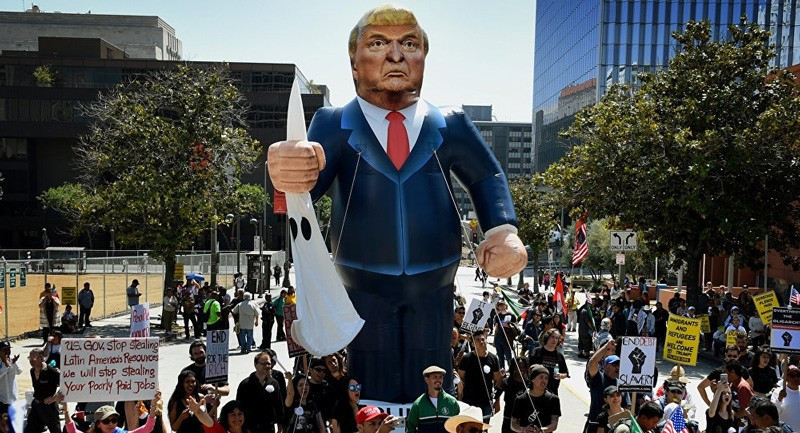 Donald Trump'ı protesto edenlere 2.500 dolar! - Resim: 1