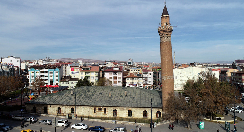 Sivas tarihi Ulu Camisi'nin eğik minaresinin sırrı çözüldü - Resim: 1