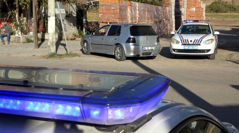 Yüksek sesten ceza yiyen sürücü 'ses olunca iyi oluyor' dedi jandarmanın çayını içip yoluna devam etti - Resim: 4