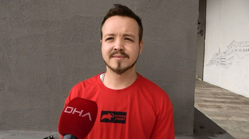 Sultangazi'de tartıştığı sürücüye kazma ile saldırdı dehşet anları kamerada - Resim: 4