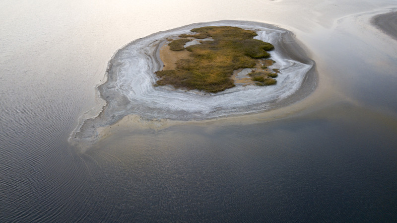 Van Gölü'nde sular çekildi binlerce yıl öncesinden kalan adacık ortaya çıktı - Resim: 2