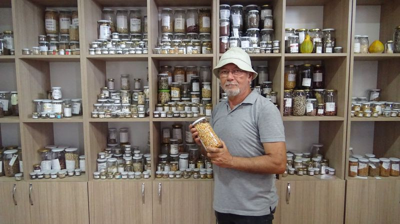 Bursa'da görenleri şaşırtan kütüphane! Burada kitap yok bakın ne var - Resim: 1