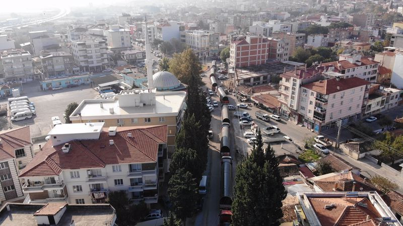 Türkiye'de bir ilk böylesi görülmedi! Manisa'da herkes durup onları izledi - Resim: 4