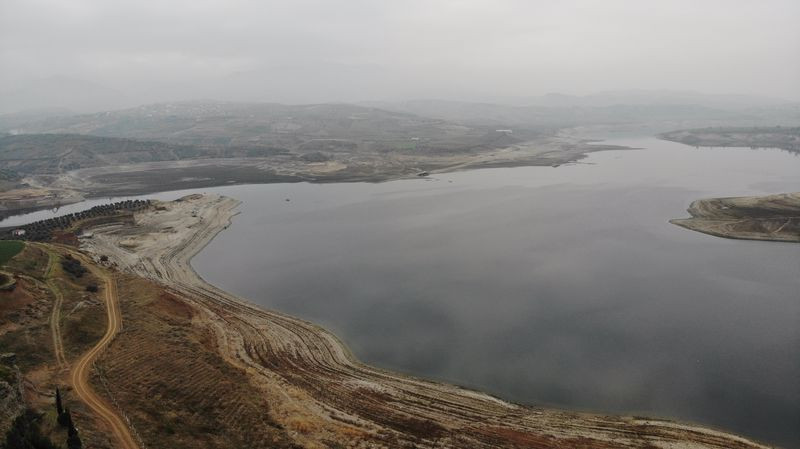 Kahramanmaraş'ta sular çekildi ortaya çıkanlar şaşırttı! Gören telefona sarılıyor - Resim: 3