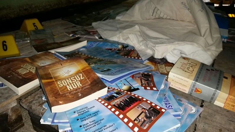 FETÖ tutuklusunun deposundan bakın ne çıktı! - Resim: 4