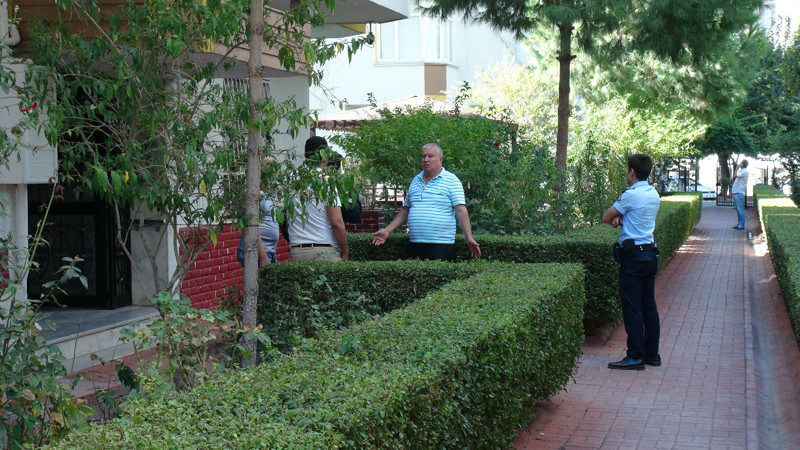 Böyle intihar görülmedi kendisini annesine öldürttü - Resim: 1