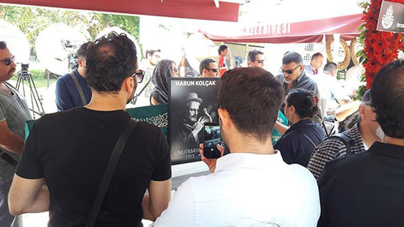 Harun Kolçak'ın cenazesi dikkat çeken detaylar - Resim: 3