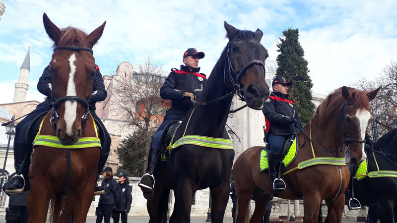 Sultanahmet Meydanı'nda atlı polisler göreve başladı - Resim: 3