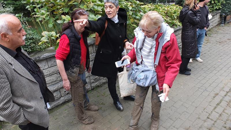 Kadıköy'de 2 kadın kurumamış beton çukuruna gömüldü - Resim: 2