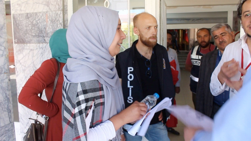 Sınavı 1 dakika ile kaçırdı gözyaşları sel oldu - Resim: 1