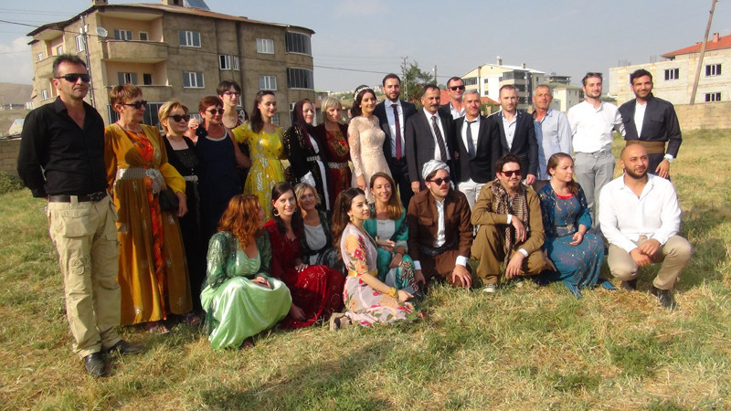 Yüksekova'ya Fransız gelin! Fransızlar düğünde coştu - Resim: 3