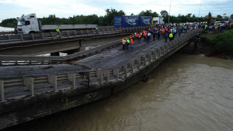 Ordu'daki selden şok görüntü! Asfalt bile yarıldı Fatsa denizindeki bakın ne? - Resim: 1