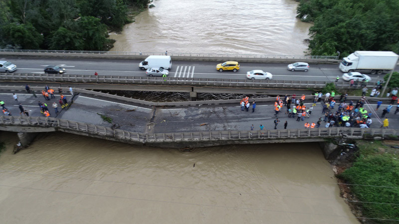 Ordu'daki selden şok görüntü! Asfalt bile yarıldı Fatsa denizindeki bakın ne? - Resim: 4