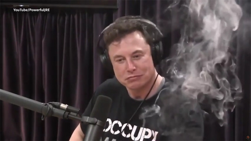 Elon Musk Youtube canlı yayınında marihuana (esrar) içti o görüntüler - Resim: 2