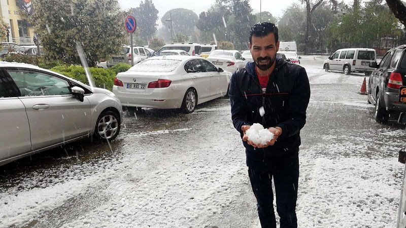 İzmir ve ilçelerini dolu ve hortum vurdu - Resim: 4