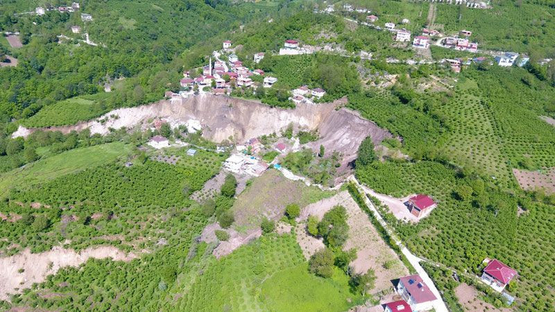 Heyelan bir mahalleyi yok etti! Ordu Aybastı'dan gelen yeni görüntüler - Resim: 1