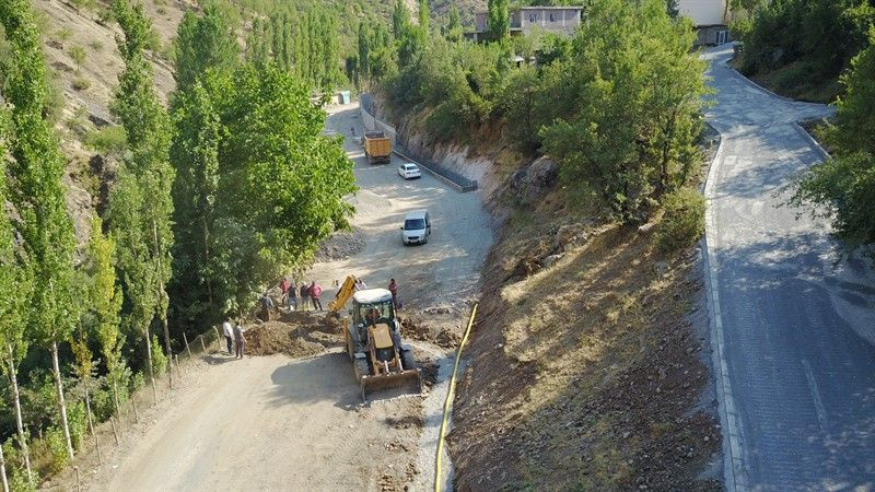Muhtarın görev aşkı herkesin takdirini topladı! Köyü şehre çevirdi - Resim: 1