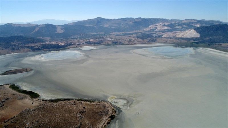 Tehlike çanları çalıyor! Flamingoların bir gölü daha kurudu - Resim: 3
