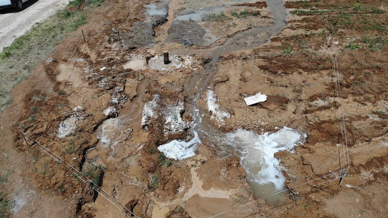 Elazığ'da doğal hazine! Köylü bahçeye kazma vurunca çıktı - Resim: 3