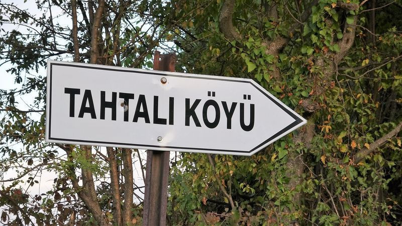 Tokat'taki bu köyün adını duyanlar şaşkına dönüyor halk ise şikayetçi değil - Resim: 3