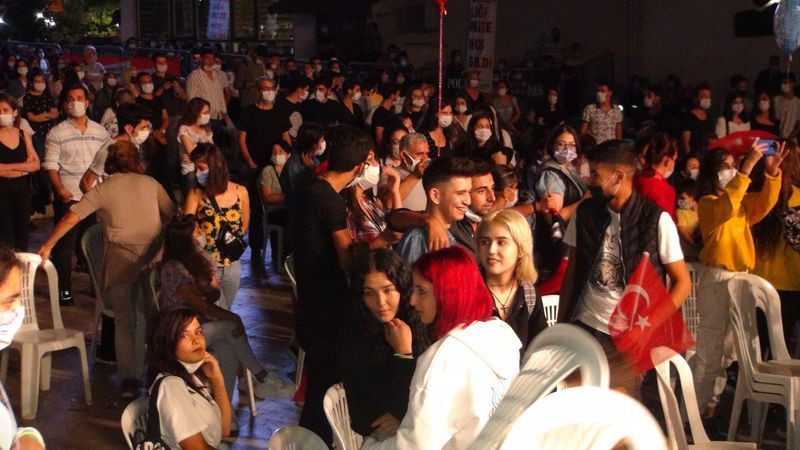 Murat Dalkılıç konserinde pes dedirten görüntüler! Büyük tepki çekti - Resim: 4