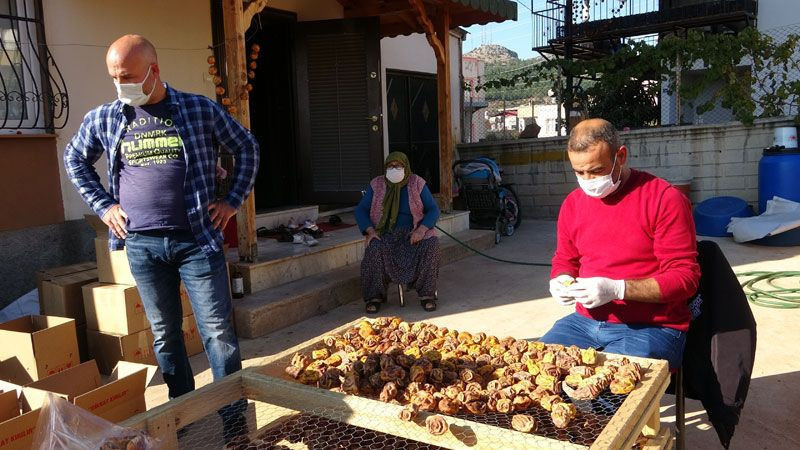 Adana'da eşinin çamaşır kuruttuğu iple başladı şimdi fabrika kuruyor - Resim: 3