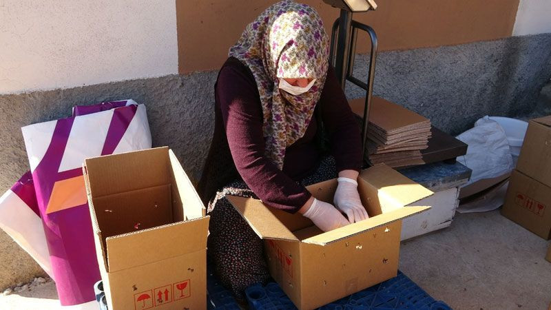 Adana'da eşinin çamaşır kuruttuğu iple başladı şimdi fabrika kuruyor - Resim: 4