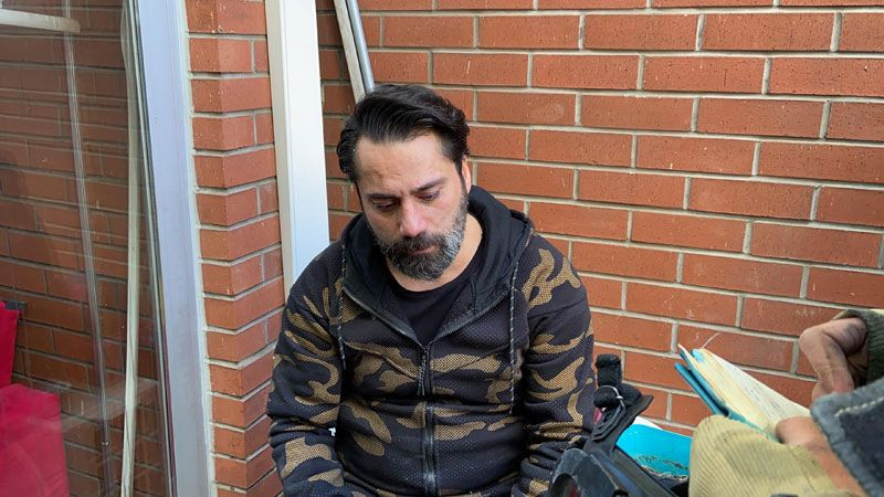 Çılgın Sedat'ın evinde yangın çıktı ünlü şarkıcı engelli oğluna sarılıp ağladı - Resim: 3