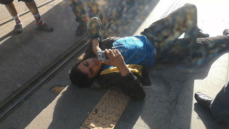 Bursa'da kamyon çarptı yerde 'telefonum gitti ağabey mahvolmuş' diye feryat etti - Resim: 3