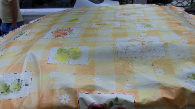 Avcılar'da otomobilinin sunroof'u çalındı çözümü masa örtüsünde buldu - Resim: 2