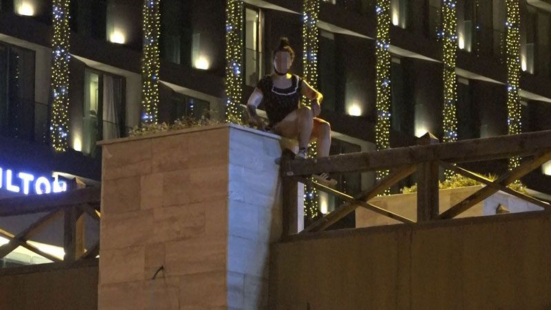 Antalya'da ortalığı birbirine katan kadın gece yarısı bekçileri peşinden koşturdu - Resim: 3