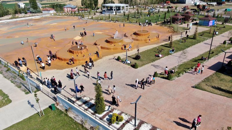 Turistler akın etti! Sivas'ta altın sarısı rengi görenler telefona sarıldı: İlk kez... - Resim: 4