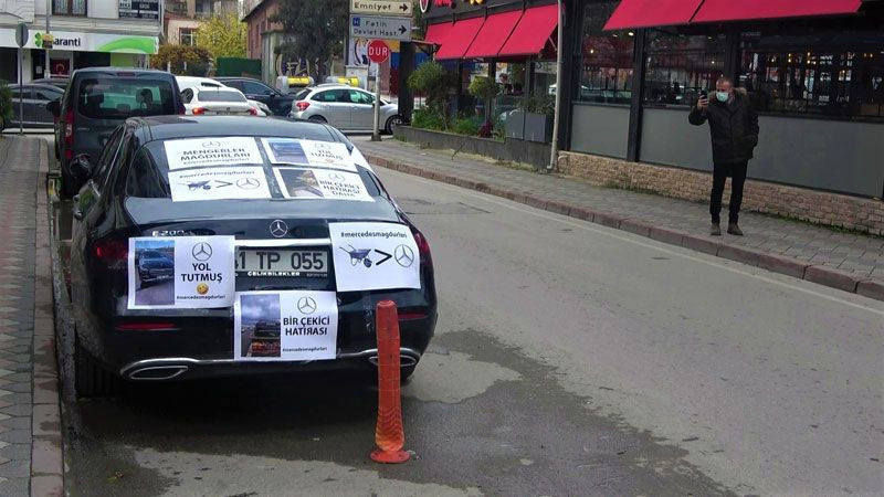 Milyonluk Mercedes'i 2 kez yolda kaldı her köşesine bu notları yapıştırdı gören fotoğraf çektiriyor - Resim: 3