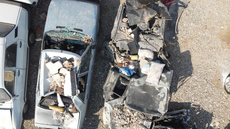 Adıyaman'da enkaz altındaki arabalar otoparkta böyle görüntülendi - Resim: 4