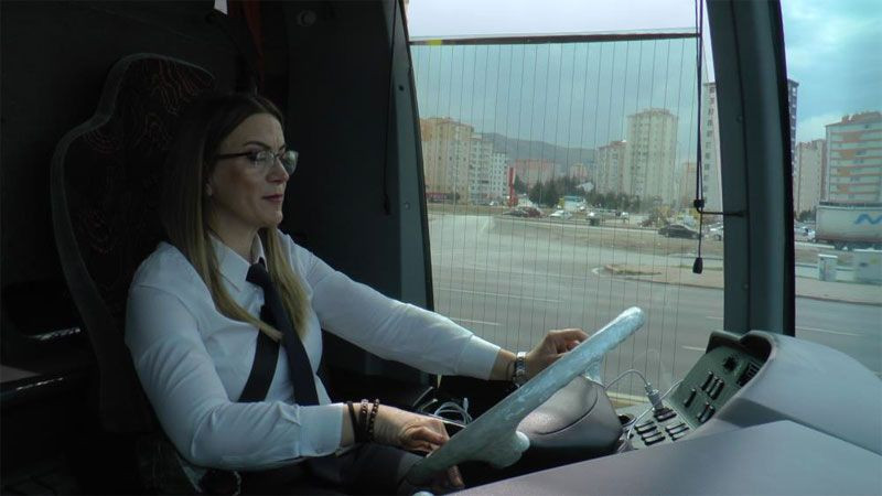 Uzun yol şoförünü görenler şaşırdı 'siz mi süreceksiniz arabayı?' dediler - Resim: 1