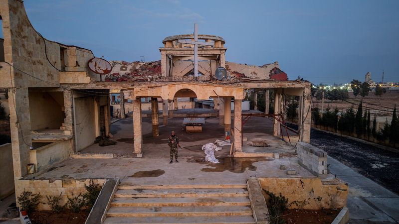 Suriye'nin altını köstebek yuvasına çevirmişler YPG tünelleri görüntülendi - Resim: 3