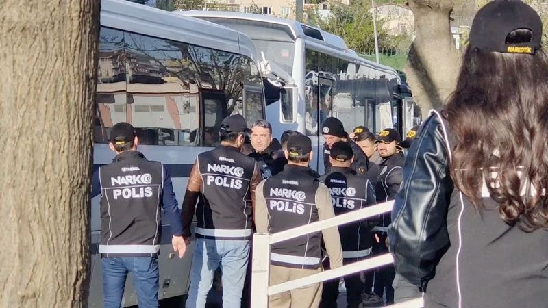 İstanbul'da baskın! Nusret'in kardeşi Özgür Gökçe ve Kısmetse Olur kızı da var - Resim: 4