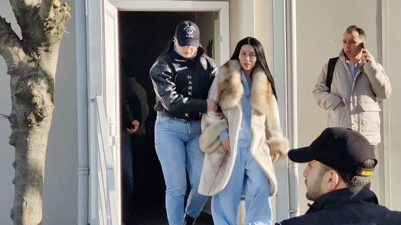 İstanbul'da baskın! Nusret'in kardeşi Özgür Gökçe ve Kısmetse Olur kızı da var - Resim: 1