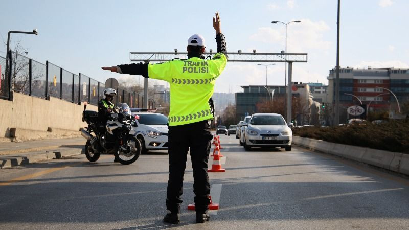 Trafikte araçtan inenlere verilen 180 bin TL ceza AYM gündeminde: İptal mi olacak? - Resim: 3