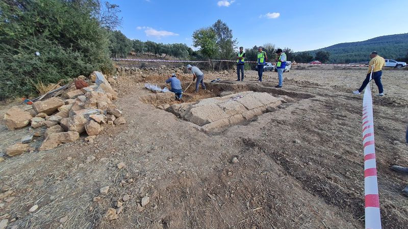 Tarlada çalışırken tesadüfen buldu Milas halkı bunu konuşuyor ne çıkarsa devletin olacak - Resim: 4