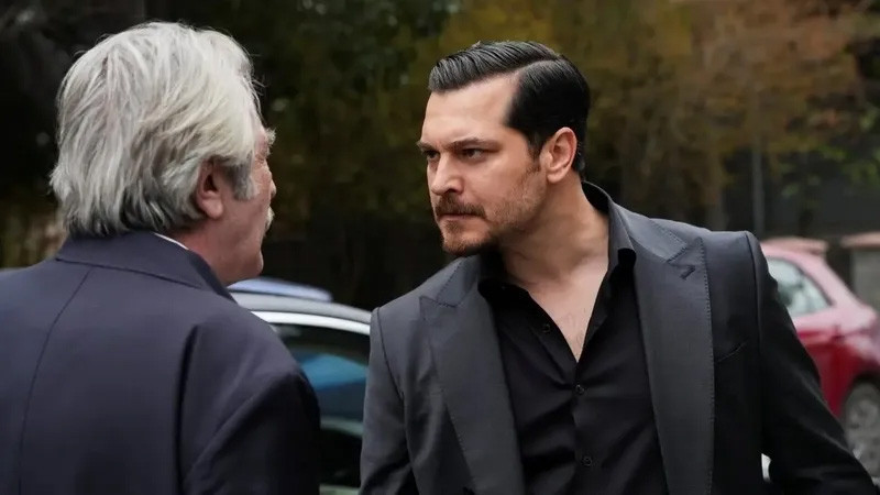 Çağatay Ulusoy'un babasını görenler gözlerine inanamadı! Şaşırtan benzerlik - Resim: 6