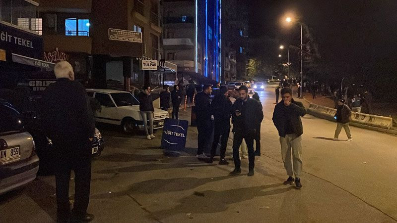 Düzce'de deprem oldu İzmir'e Kütahya'ya kadar hissedildi halk sokaklara döküldü - Resim: 2