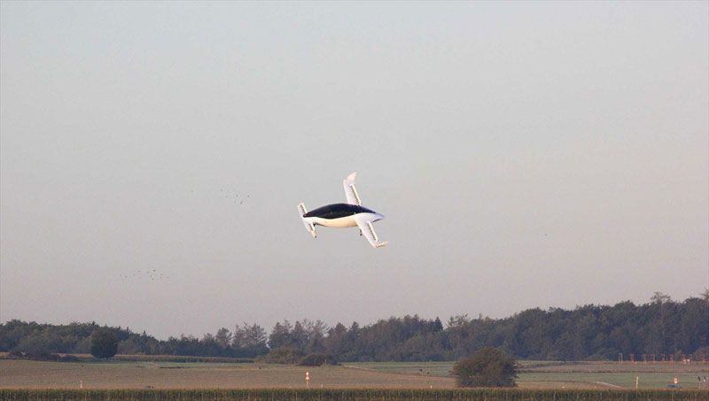 Uçan taksi saatte 100 km hızı aştı - Resim: 2