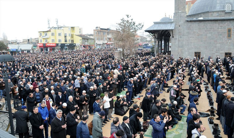 Mehmet Kırkıncı'yı Erzurum'da 20 bin kişi uğurladı - Resim: 2