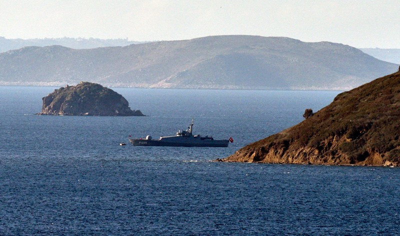 Kardak'tan yine sıcak dakikalar! Yunan botu bu kez - Resim: 1